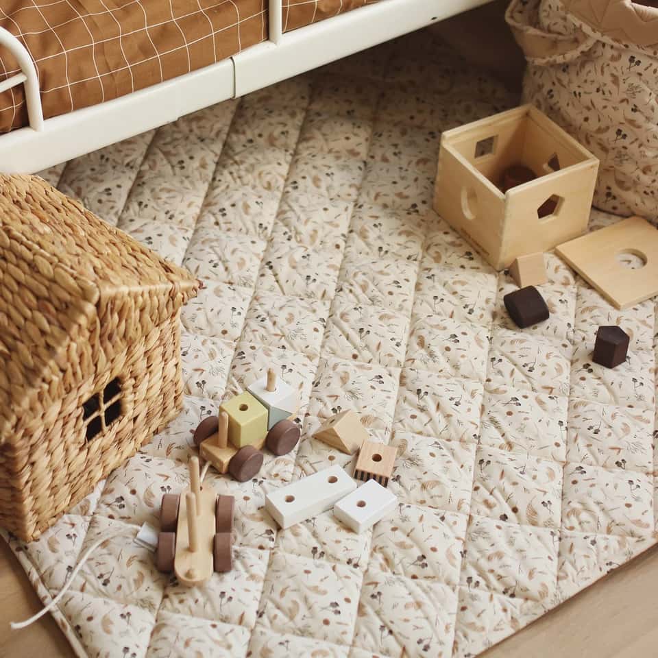 avery row stay and play mat